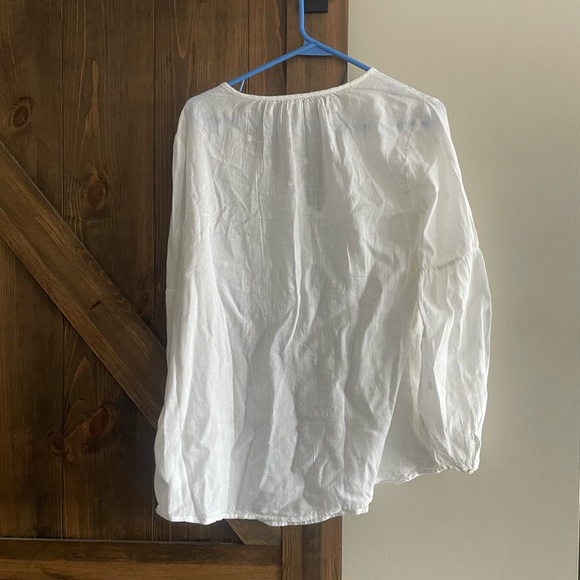 Old Navy White Relaxed Long Sleeve Blouse - Picture 11 of 12
